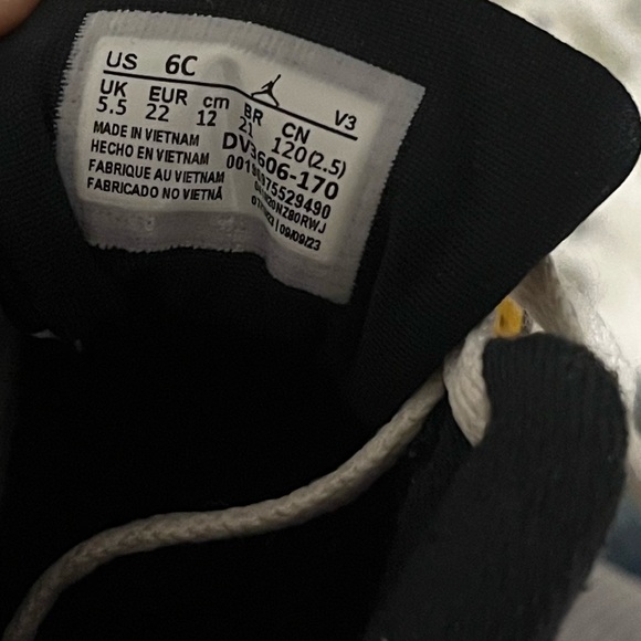 Jordan Retro 6 "Yellow Ochre" PS Toddler Size 6C - Picture 6 of 6